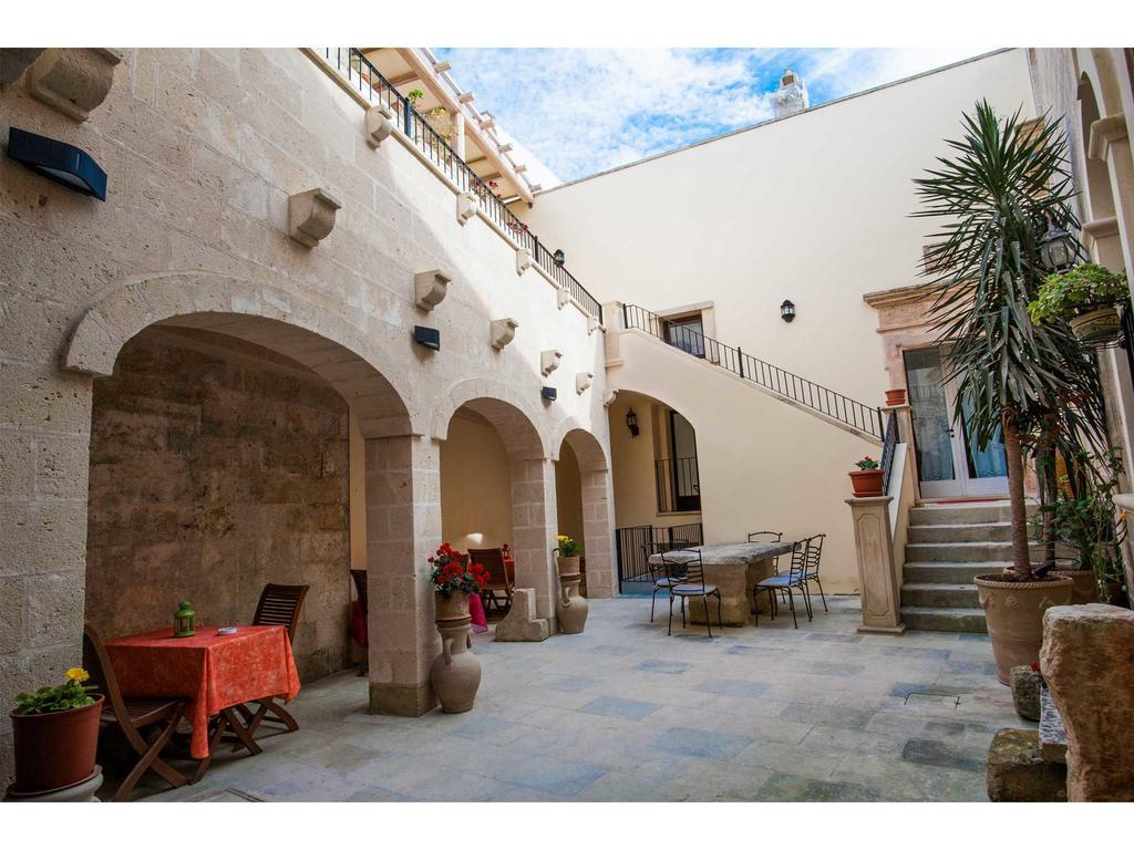 Palazzo Mellacqua Castiglione d'Otranto Luaran gambar